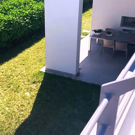 Stunning With Private Garden - Beahost Villa *