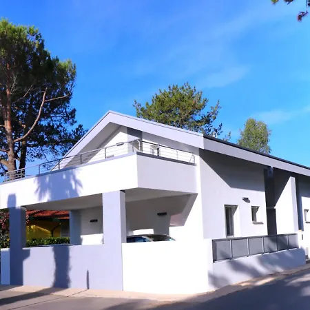 Stunning With Private Garden - Beahost Villa *